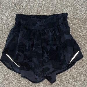 Black camo lulu lemon shorts